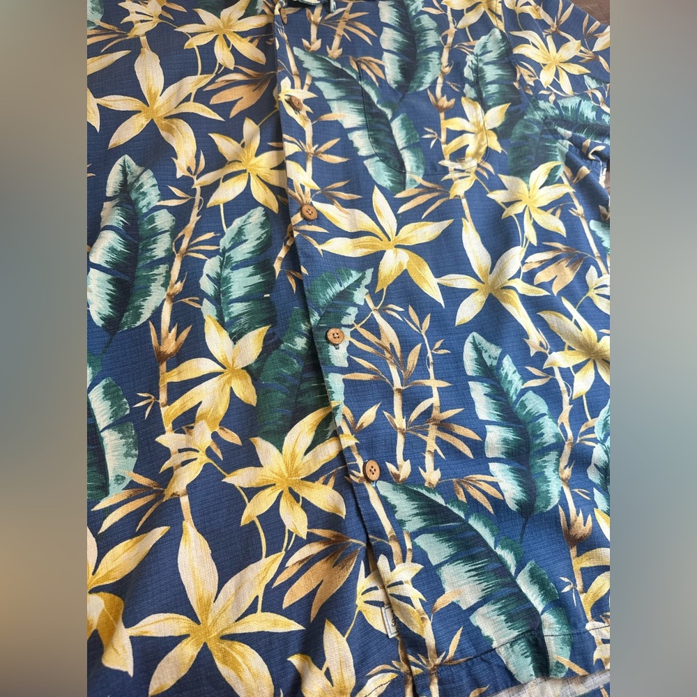 Tommy Bahama Hawaiian Shirt Blue Floral Silk Short Sleeve Button Front Men’s L - Picture 2 of 12